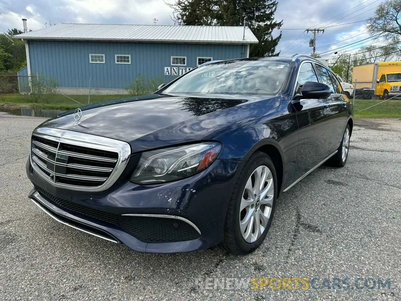 2 Photograph of a damaged car WDDZH6JB9KA591631 MERCEDES-BENZ E-CLASS 2019
