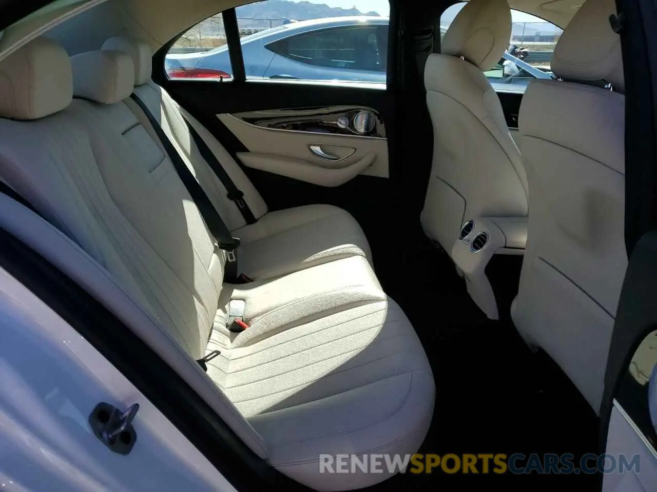 10 Photograph of a damaged car W1KZF8DB3LA821940 MERCEDES-BENZ E-CLASS 2020