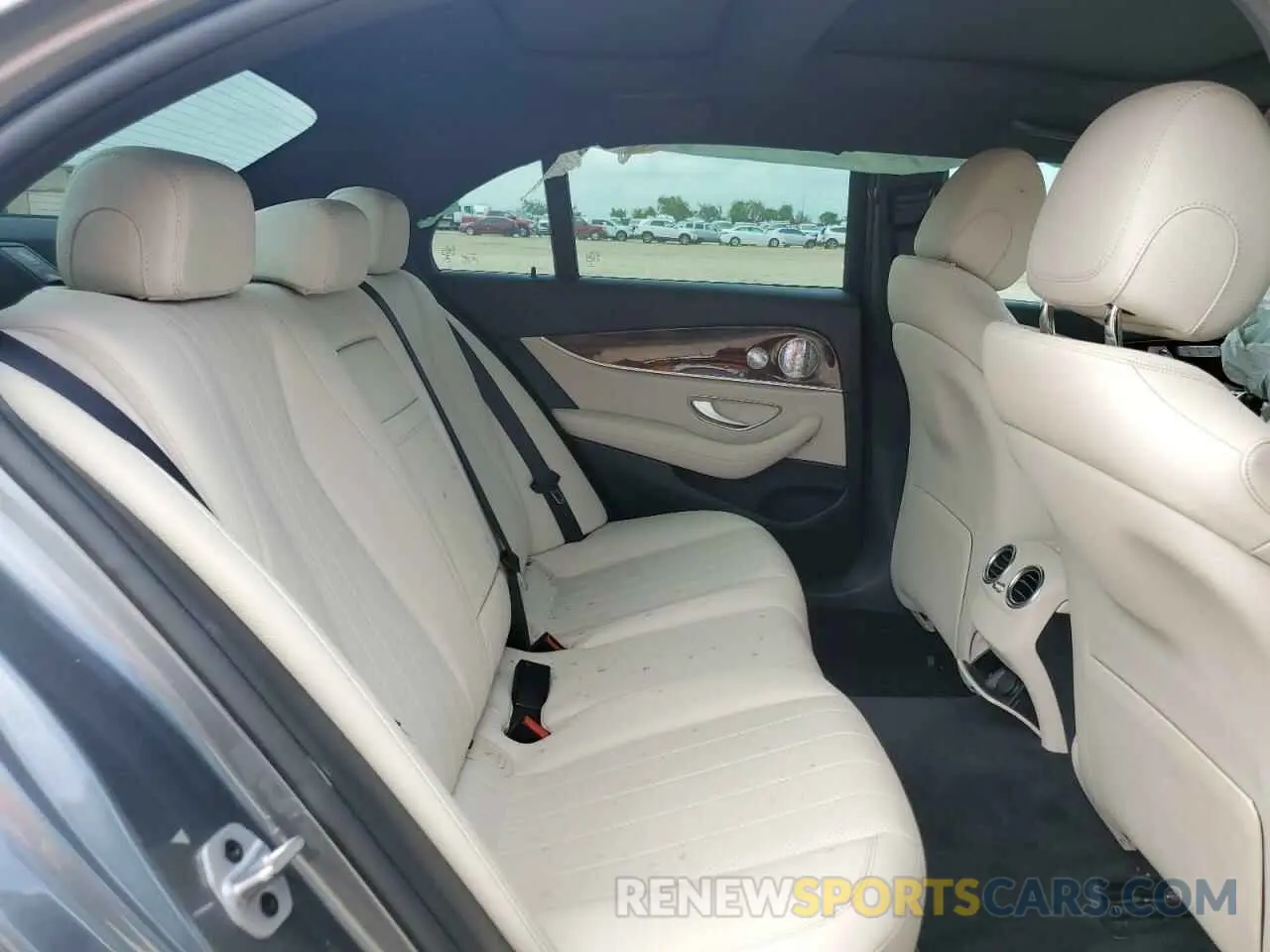 10 Photograph of a damaged car W1KZF8DBXLA763468 MERCEDES-BENZ E-CLASS 2020