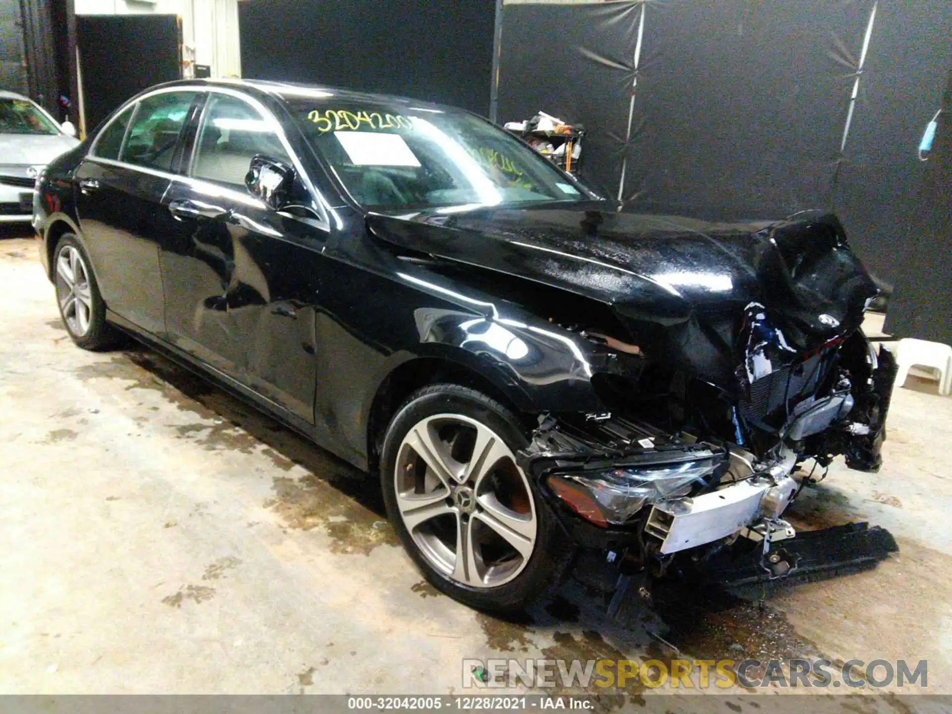 1 Photograph of a damaged car W1KZF8EB3LA762113 MERCEDES-BENZ E-CLASS 2020