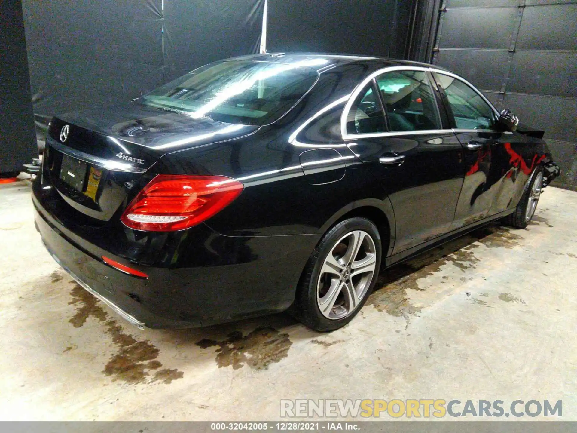 4 Photograph of a damaged car W1KZF8EB3LA762113 MERCEDES-BENZ E-CLASS 2020