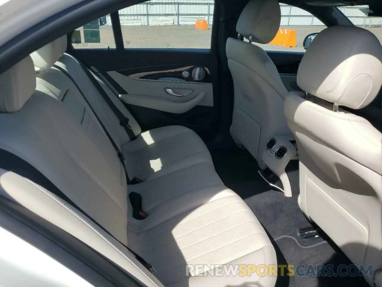 10 Photograph of a damaged car WDDZF6JB9LA734326 MERCEDES-BENZ E-CLASS 2020