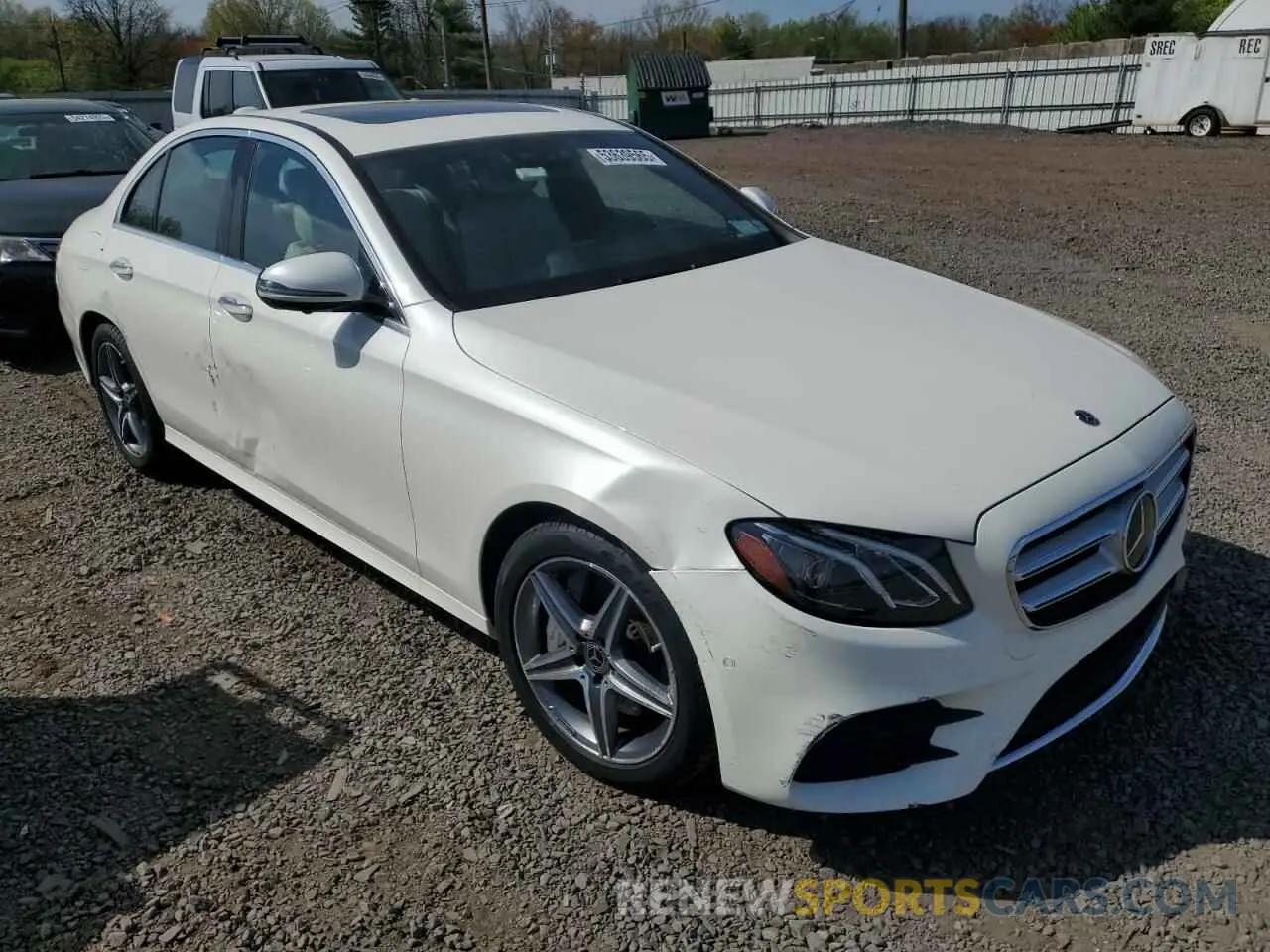 4 Photograph of a damaged car WDDZF6JB9LA734326 MERCEDES-BENZ E-CLASS 2020