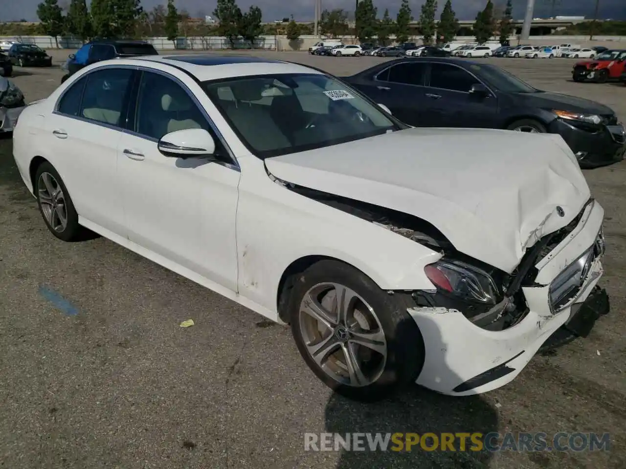 4 Photograph of a damaged car WDDZF8DB0LA727921 MERCEDES-BENZ E-CLASS 2020