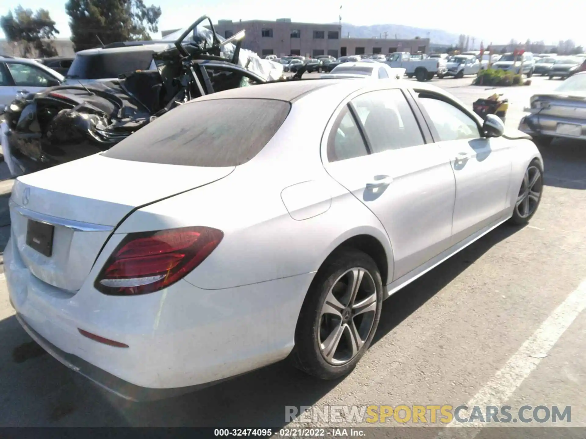 4 Photograph of a damaged car WDDZF8DB1LA720170 MERCEDES-BENZ E-CLASS 2020