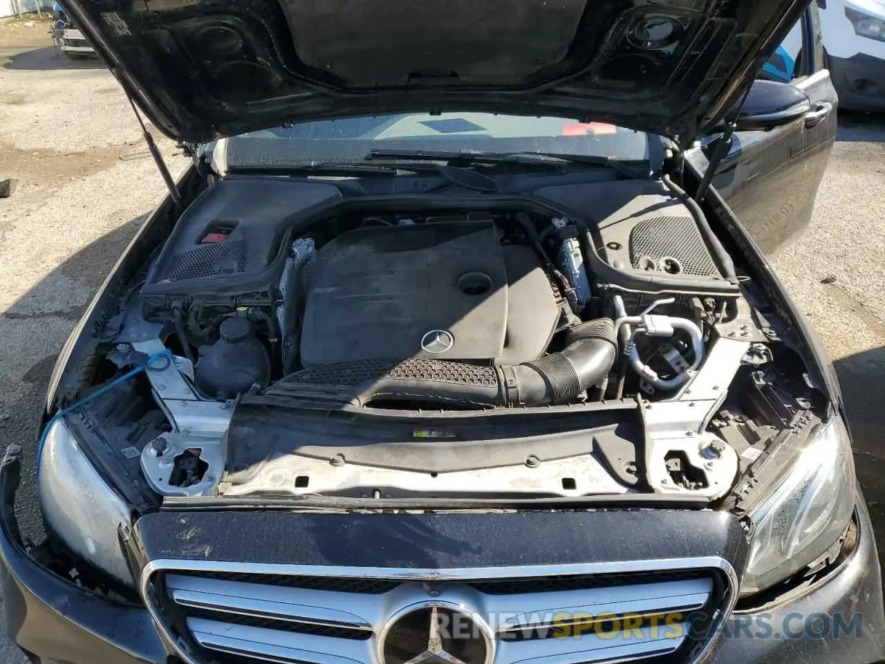 11 Photograph of a damaged car WDDZF8DB1LA727989 MERCEDES-BENZ E-CLASS 2020