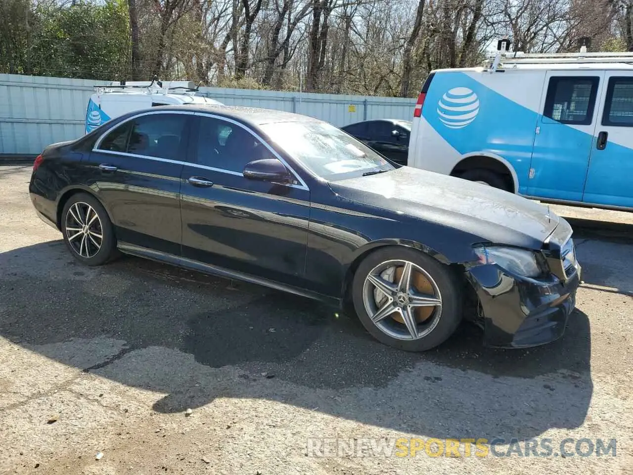 4 Photograph of a damaged car WDDZF8DB1LA727989 MERCEDES-BENZ E-CLASS 2020