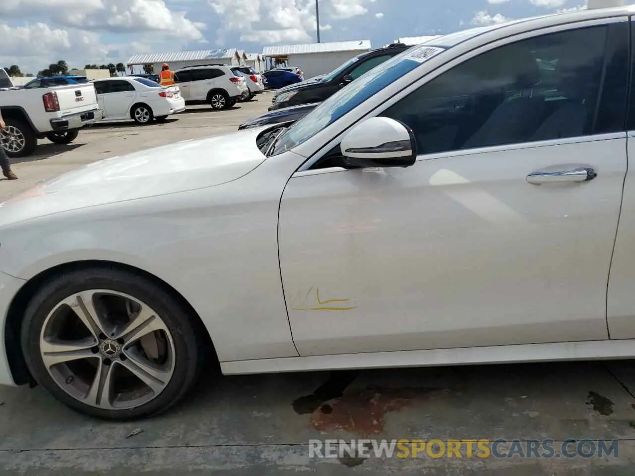 12 Photograph of a damaged car WDDZF8DB2LA710960 MERCEDES-BENZ E-CLASS 2020