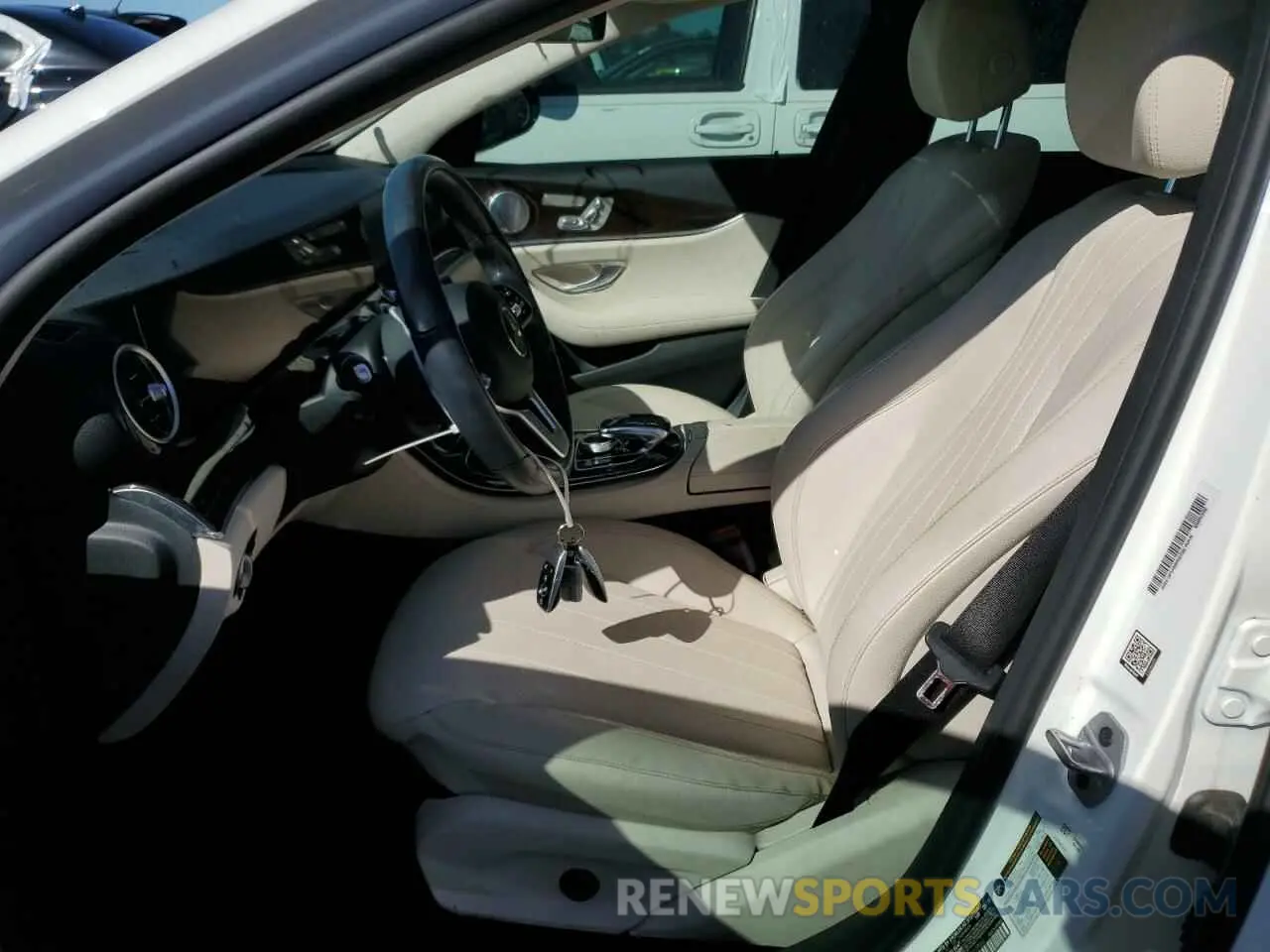7 Photograph of a damaged car WDDZF8DB2LA710960 MERCEDES-BENZ E-CLASS 2020