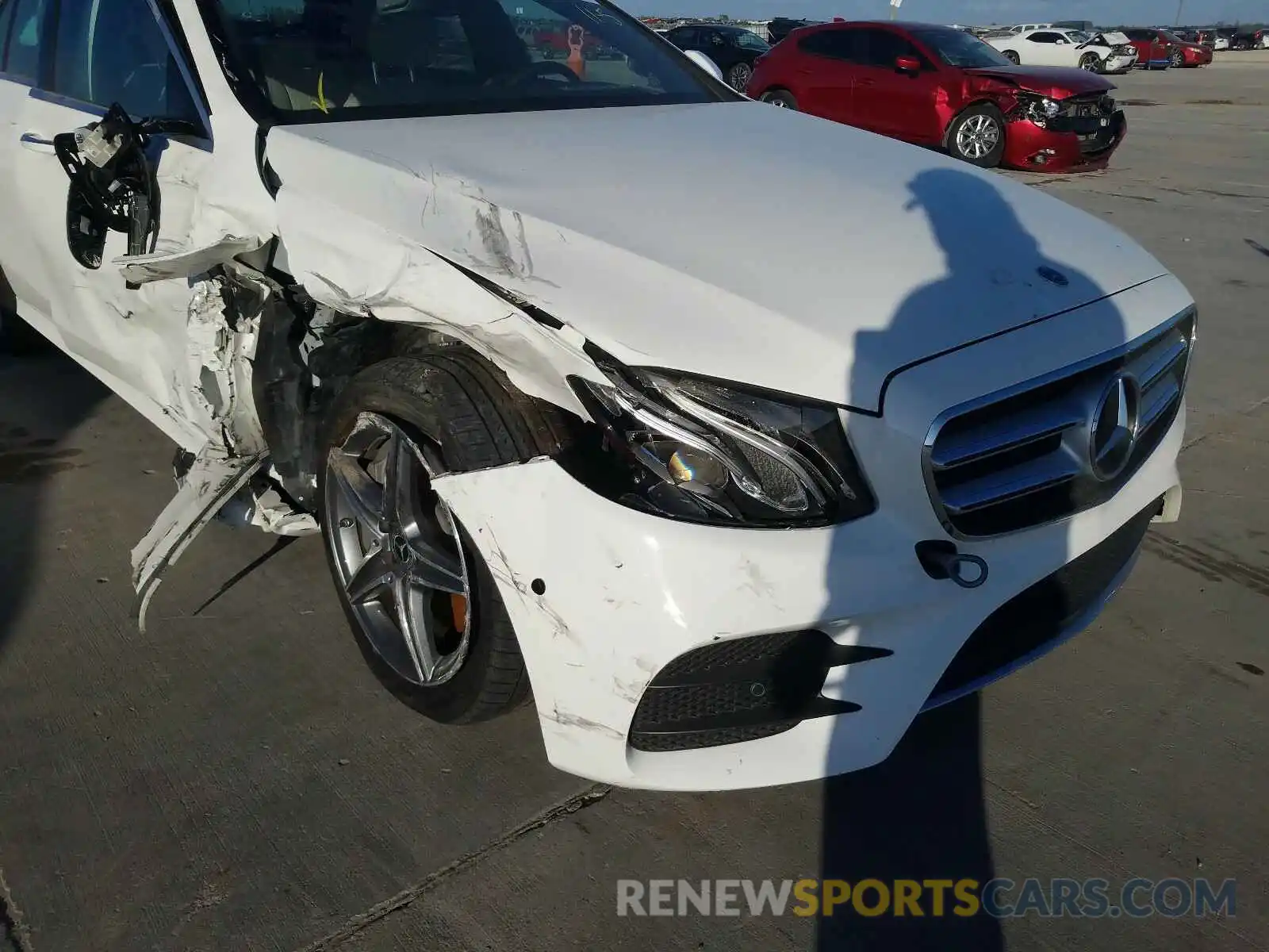 9 Photograph of a damaged car WDDZF8DB3LA704097 MERCEDES-BENZ E CLASS 2020