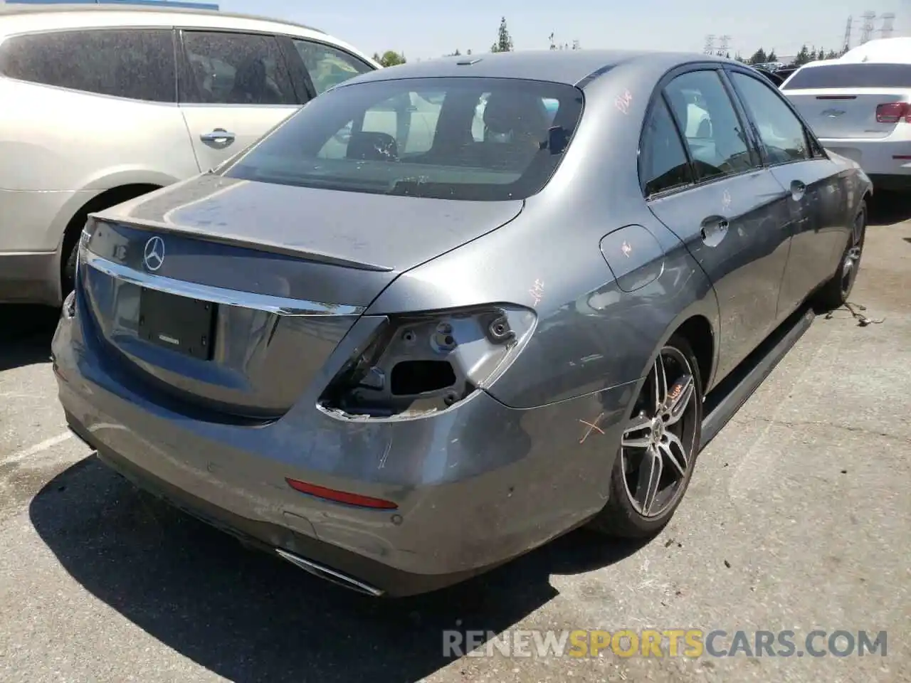 4 Photograph of a damaged car WDDZF8DB4LA753180 MERCEDES-BENZ E-CLASS 2020