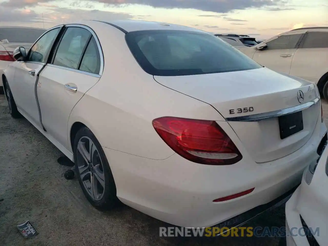 3 Photograph of a damaged car WDDZF8DB5LA704666 MERCEDES-BENZ E-CLASS 2020