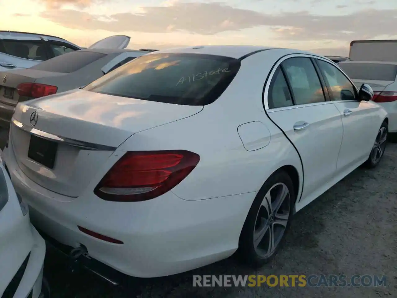 4 Photograph of a damaged car WDDZF8DB5LA704666 MERCEDES-BENZ E-CLASS 2020