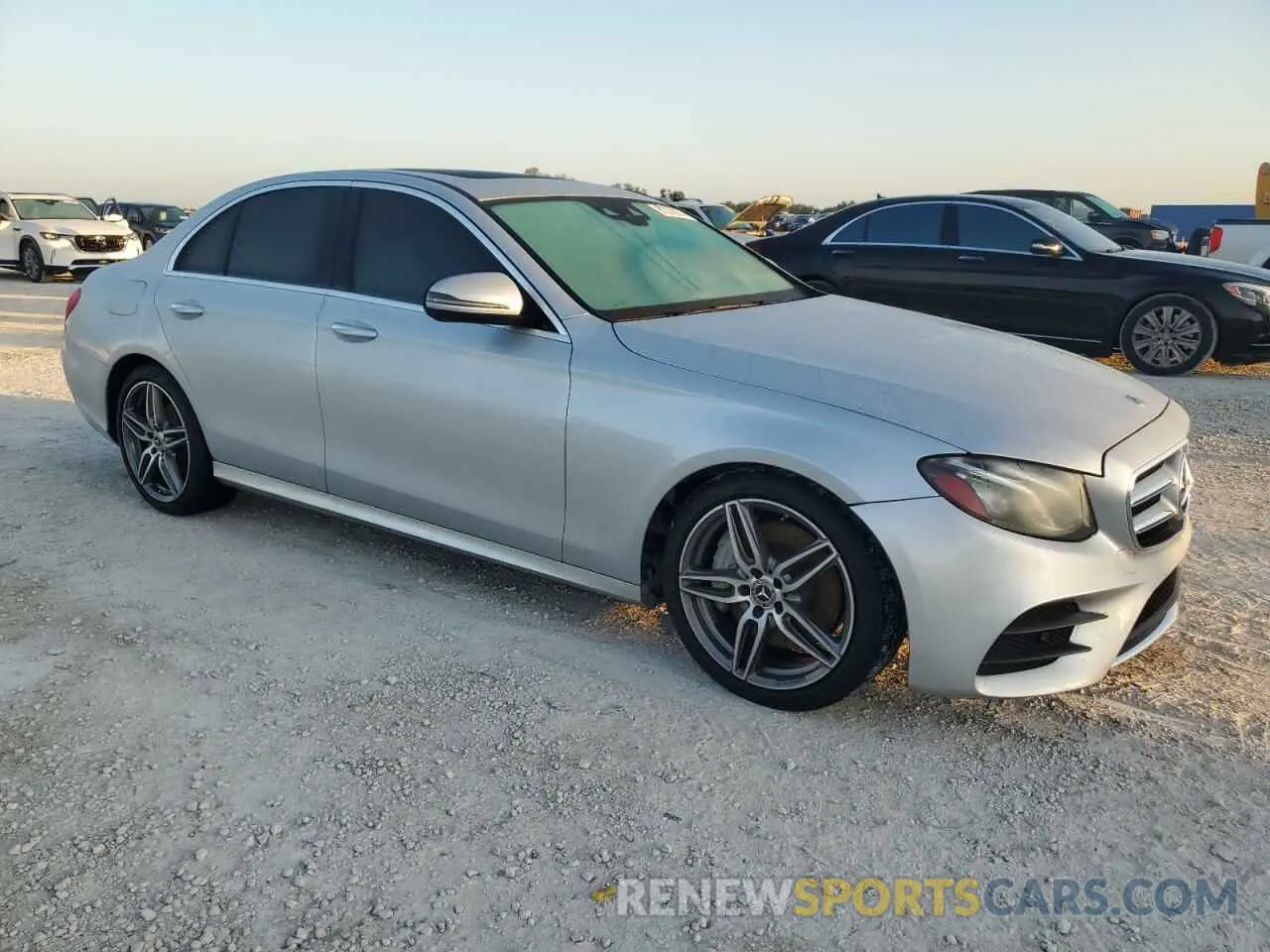 4 Photograph of a damaged car WDDZF8DB5LA755097 MERCEDES-BENZ E-CLASS 2020
