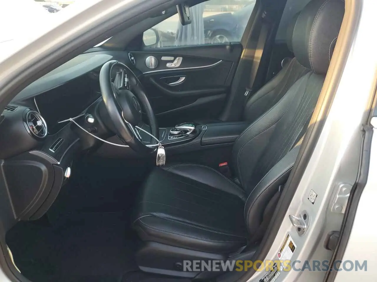 7 Photograph of a damaged car WDDZF8DB5LA755097 MERCEDES-BENZ E-CLASS 2020