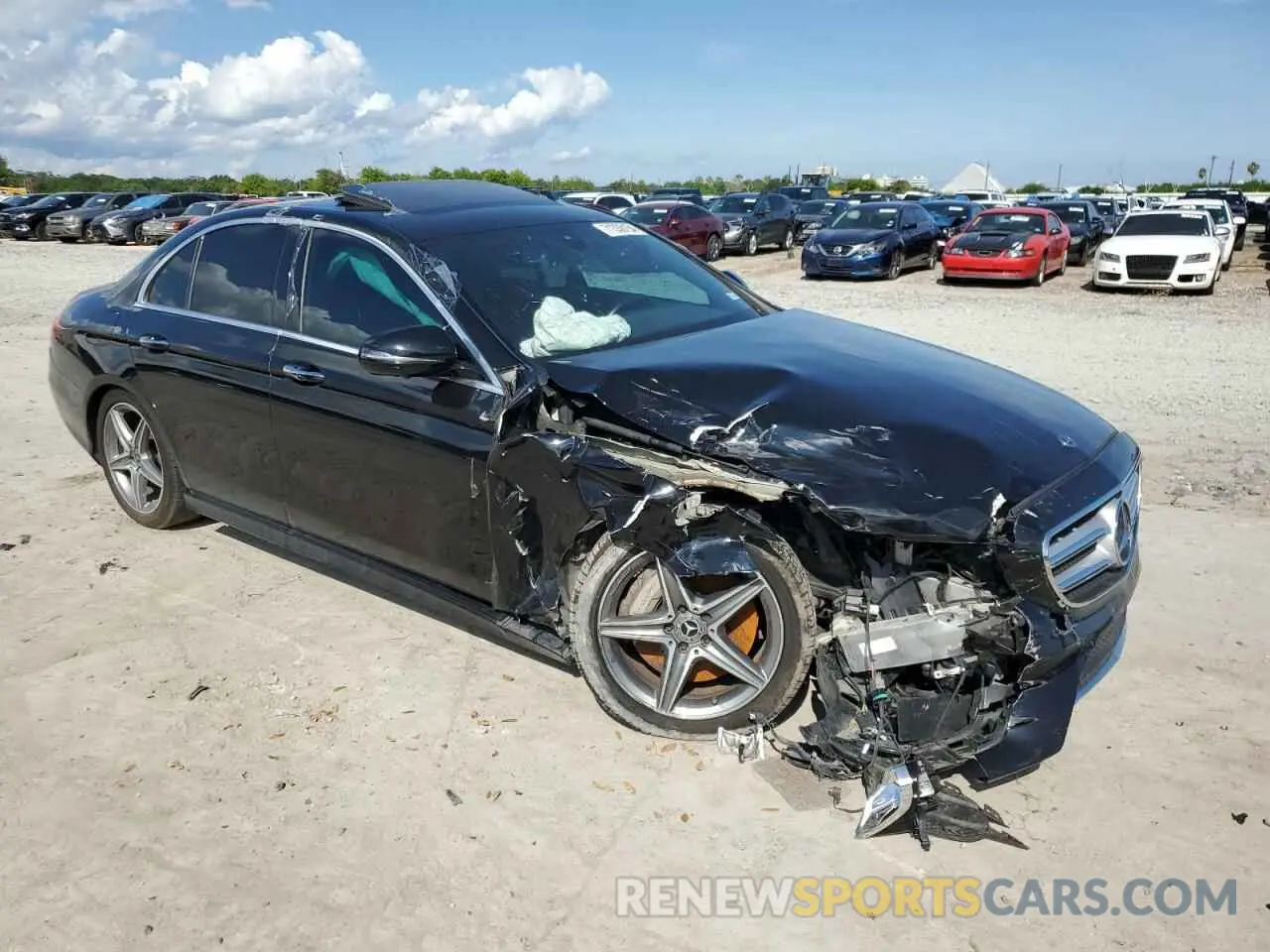 4 Photograph of a damaged car WDDZF8DB6LA705311 MERCEDES-BENZ E-CLASS 2020