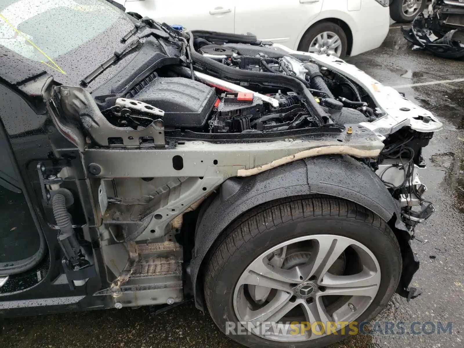 9 Photograph of a damaged car WDDZF8DB6LA750359 MERCEDES-BENZ E CLASS 2020