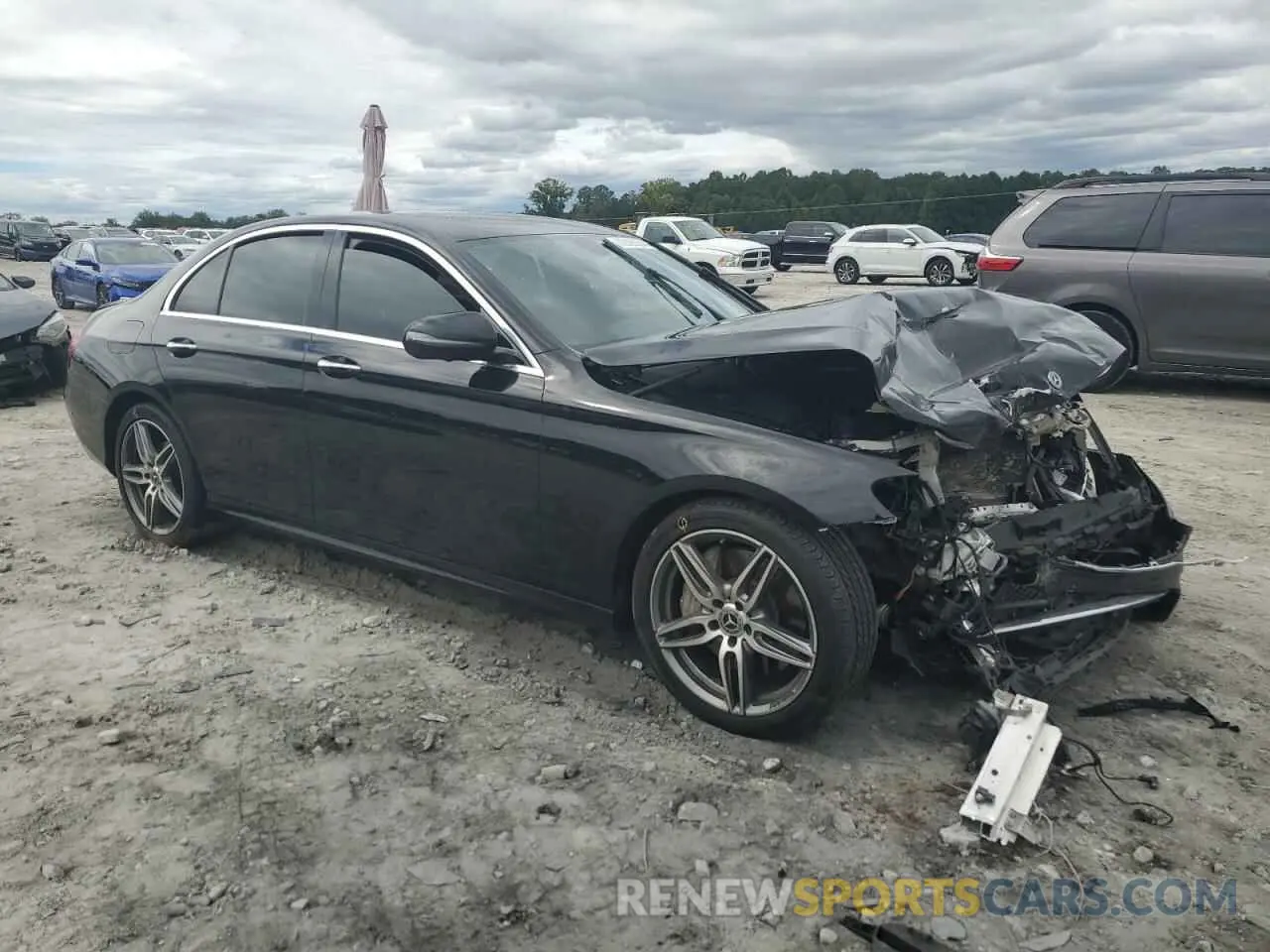 4 Photograph of a damaged car WDDZF8DB7LA747213 MERCEDES-BENZ E-CLASS 2020