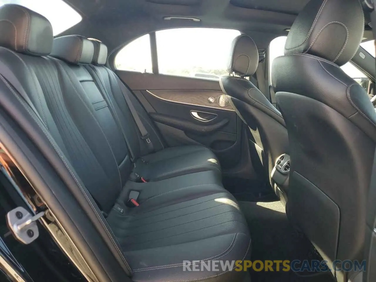 10 Photograph of a damaged car WDDZF8DB8LA721350 MERCEDES-BENZ E-CLASS 2020