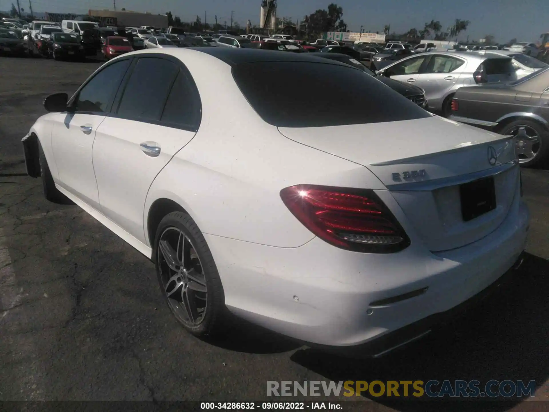 3 Photograph of a damaged car WDDZF8DB9LA724001 MERCEDES-BENZ E-CLASS 2020