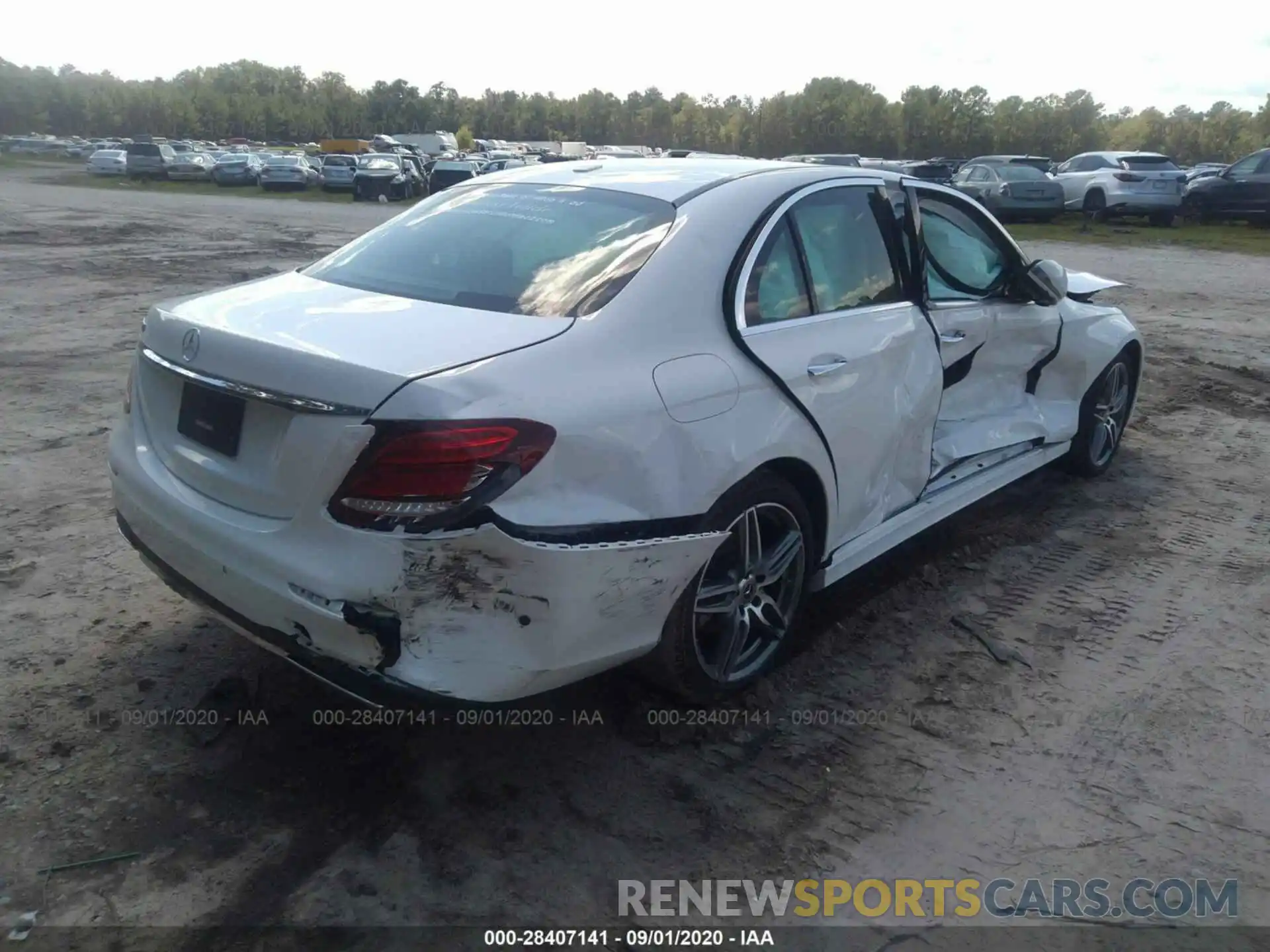 4 Photograph of a damaged car WDDZF8DB9LA753501 MERCEDES-BENZ E-CLASS 2020