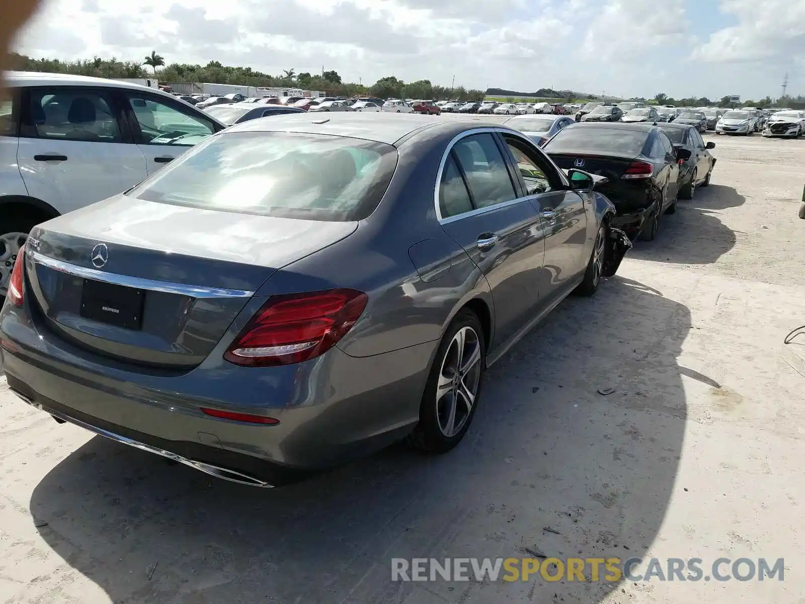 4 Photograph of a damaged car WDDZF8DBXLA701214 MERCEDES-BENZ E CLASS 2020