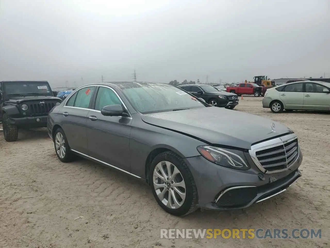 4 Photograph of a damaged car WDDZF8DBXLA716540 MERCEDES-BENZ E-CLASS 2020