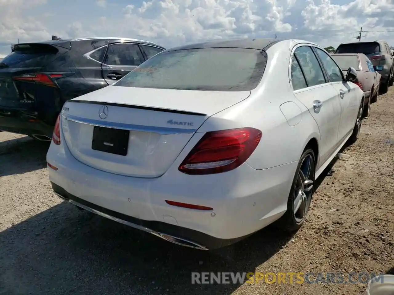 4 Photograph of a damaged car WDDZF8EB1LA752244 MERCEDES-BENZ E-CLASS 2020