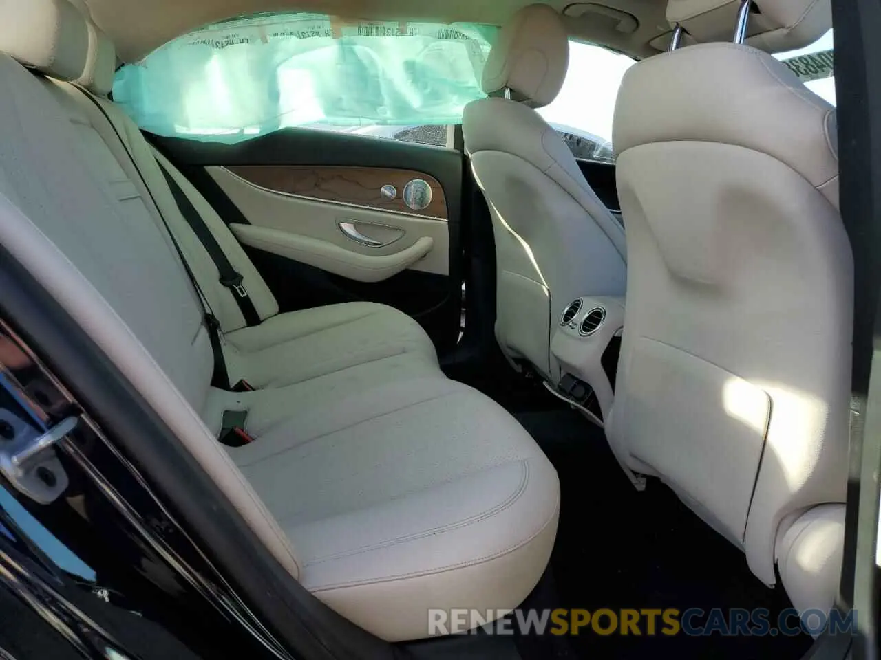 11 Photograph of a damaged car WDDZF8EB7LA700729 MERCEDES-BENZ E-CLASS 2020