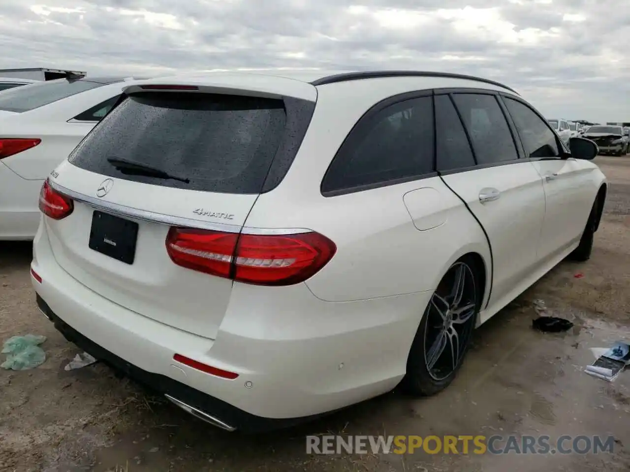 4 Photograph of a damaged car WDDZH6JB5LA716884 MERCEDES-BENZ E-CLASS 2020