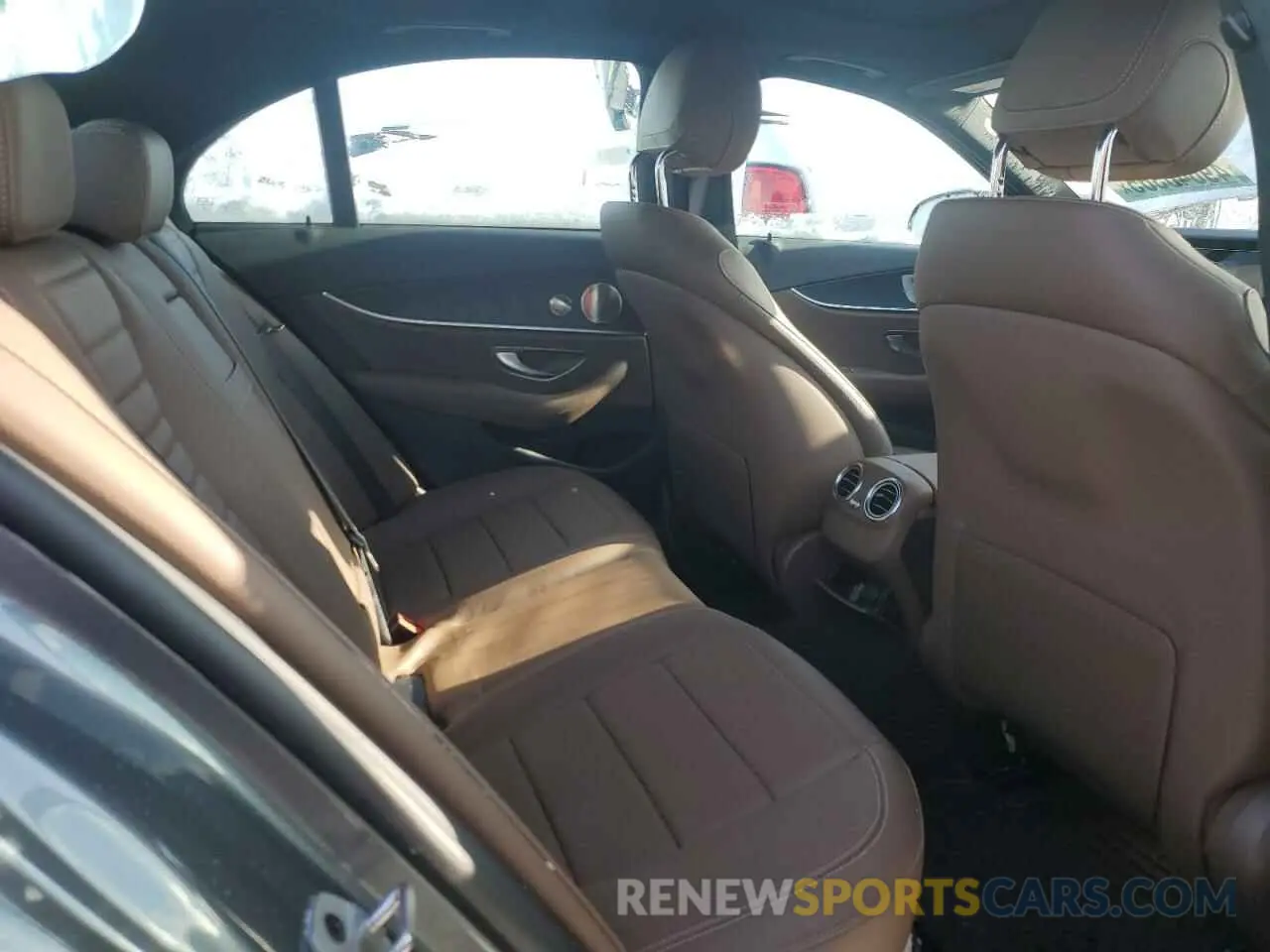 10 Photograph of a damaged car W1KZF5KB1MA999638 MERCEDES-BENZ E-CLASS 2021