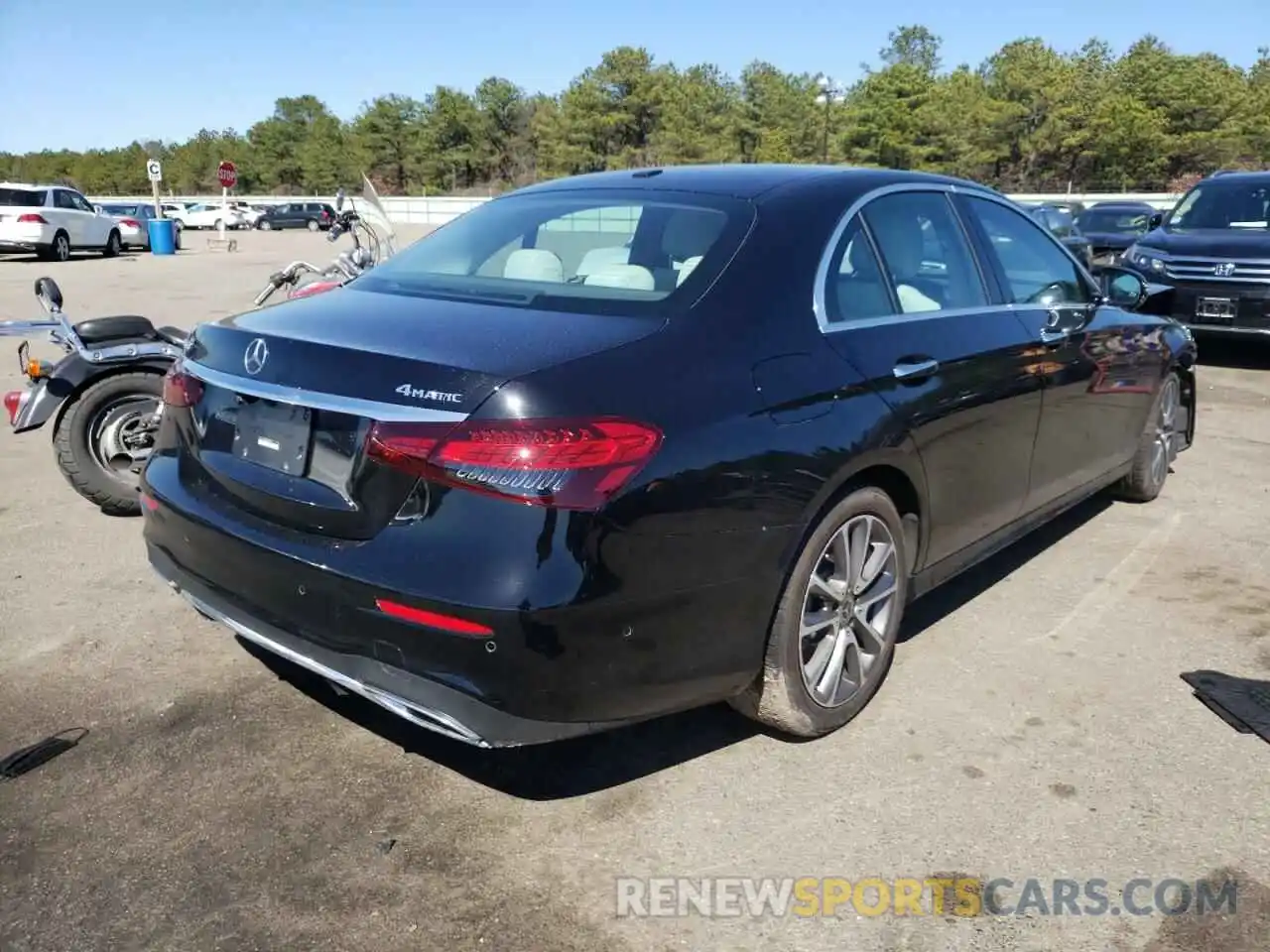 4 Photograph of a damaged car W1KZF5KB9MA880381 MERCEDES-BENZ E-CLASS 2021