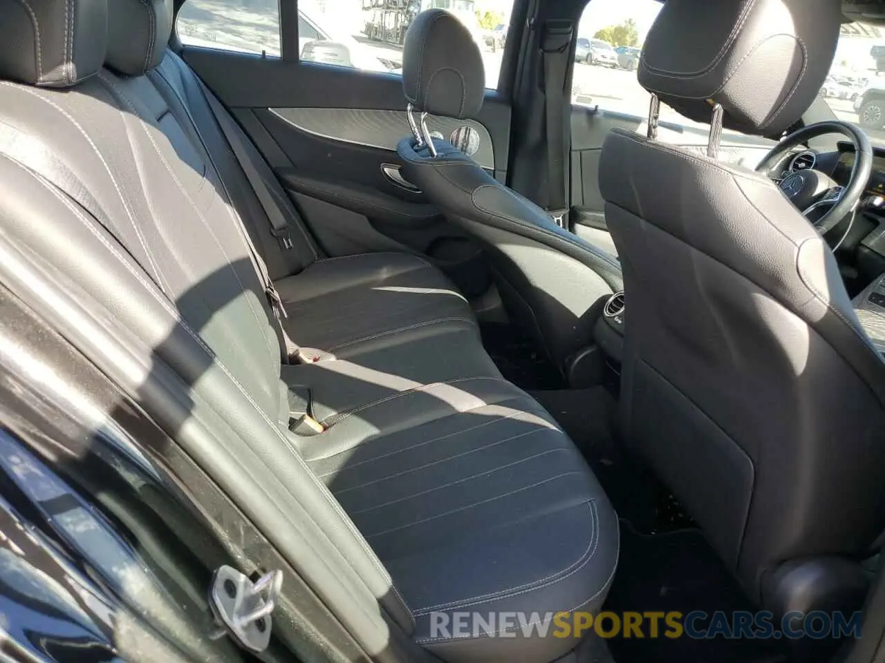 10 Photograph of a damaged car W1KZF8DB2MA921870 MERCEDES-BENZ E-CLASS 2021