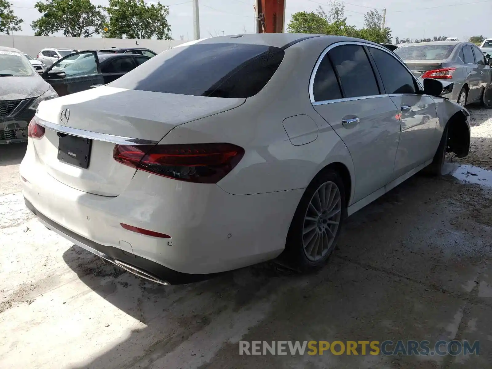 4 Photograph of a damaged car W1KZF8DB3MA927547 MERCEDES-BENZ E-CLASS 2021