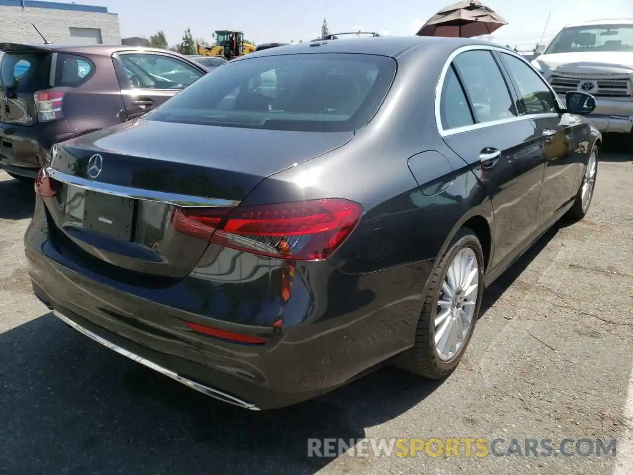 4 Photograph of a damaged car W1KZF8DB4MA937133 MERCEDES-BENZ E-CLASS 2021