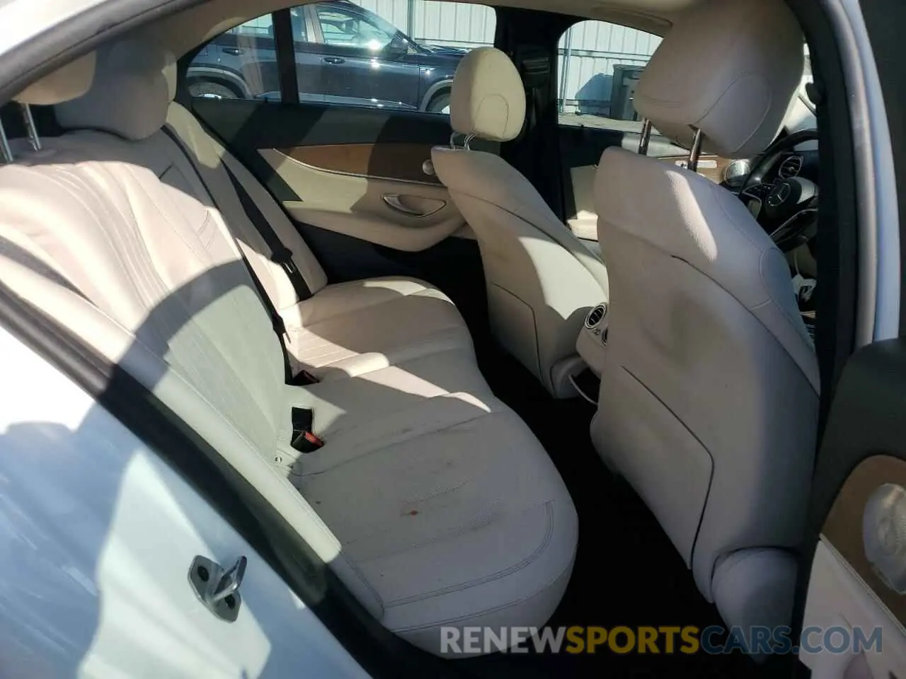 10 Photograph of a damaged car W1KZF8EB2MA960084 MERCEDES-BENZ E-CLASS 2021