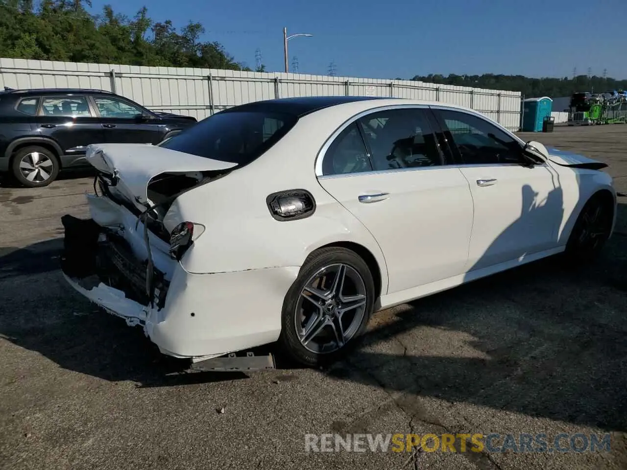 3 Photograph of a damaged car W1KZF8EB2MA960084 MERCEDES-BENZ E-CLASS 2021