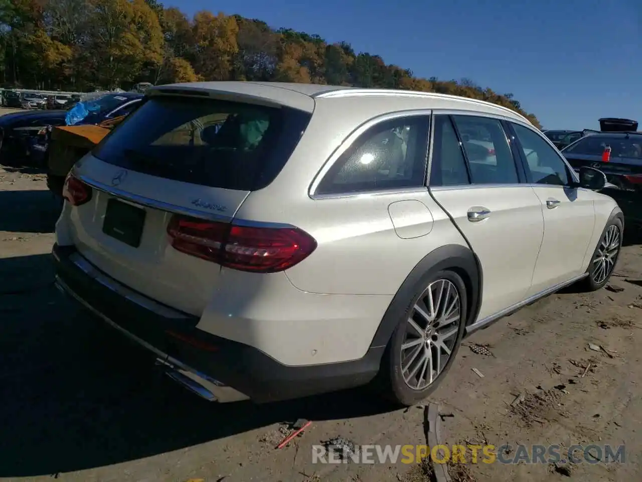 3 Photograph of a damaged car W1KZH6AB5MA996663 MERCEDES-BENZ E-CLASS 2021