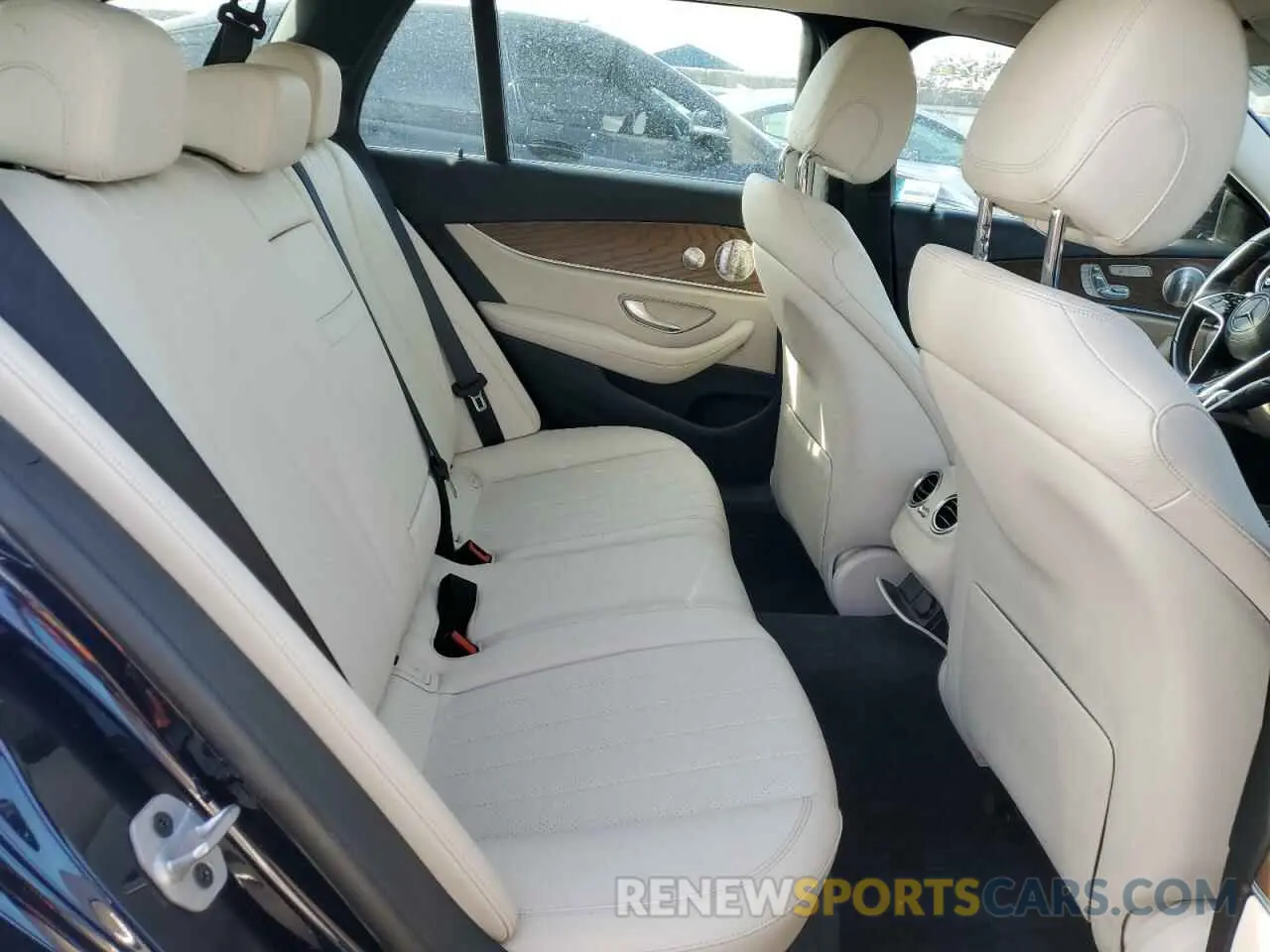 11 Photograph of a damaged car W1KZH6ABXMA957731 MERCEDES-BENZ E-CLASS 2021