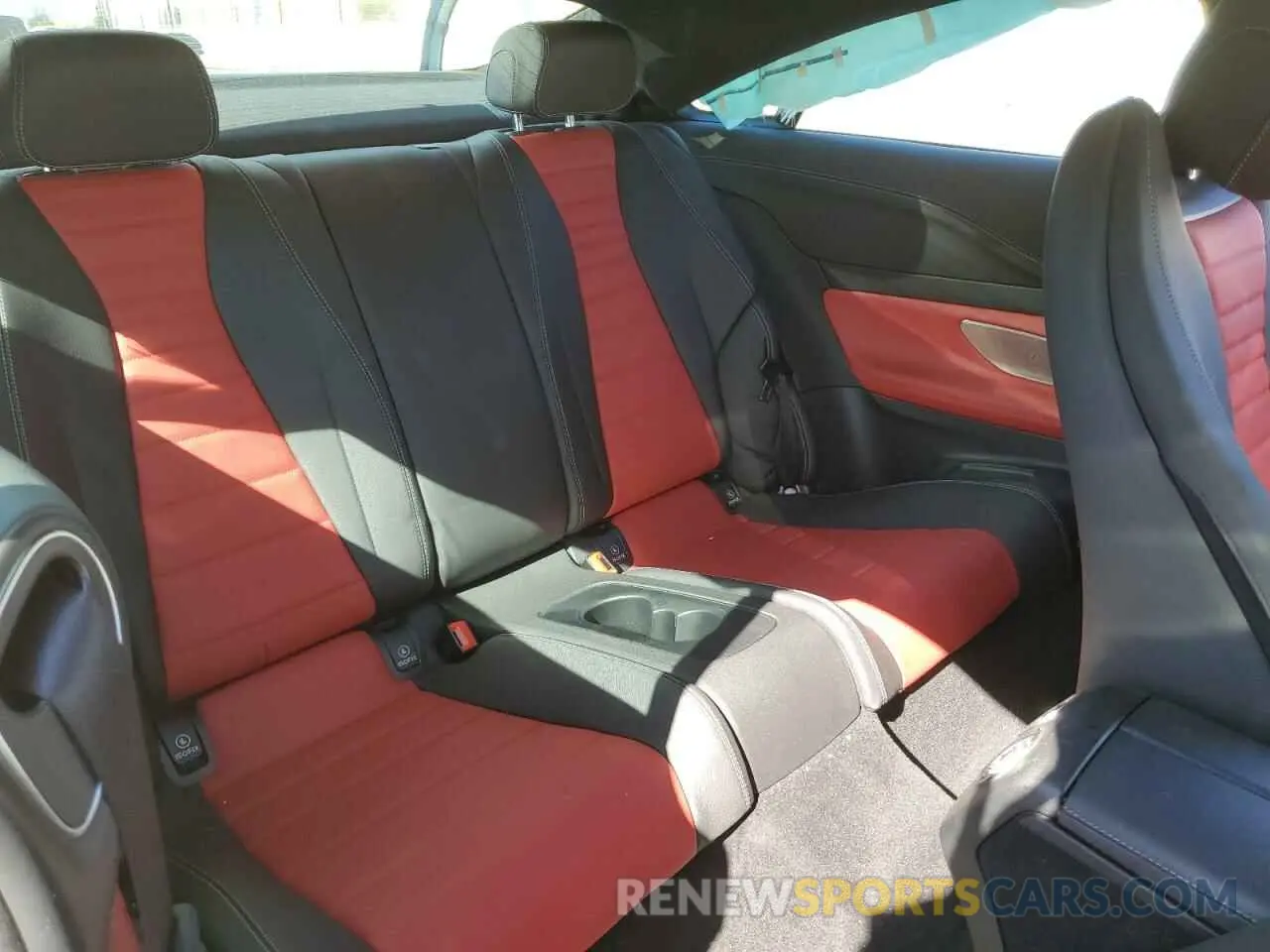 10 Photograph of a damaged car W1K1J5JB6NF173708 MERCEDES-BENZ E-CLASS 2022