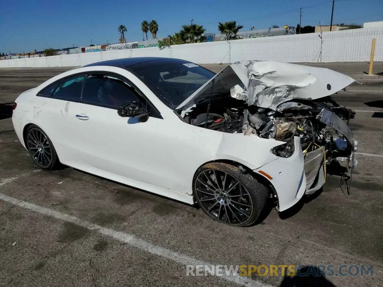 4 Photograph of a damaged car W1K1J5JB6NF173708 MERCEDES-BENZ E-CLASS 2022