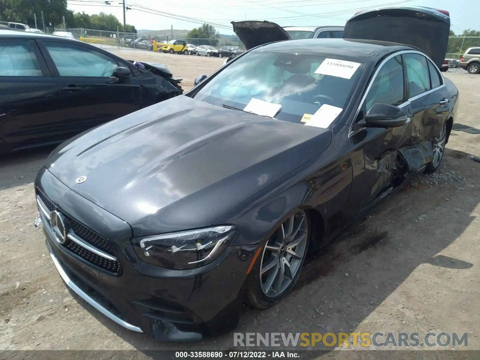 2 Photograph of a damaged car W1KZF5KB2NB034752 MERCEDES-BENZ E-CLASS 2022