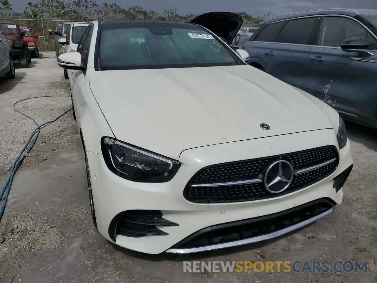 5 Photograph of a damaged car W1KZF5KB4NB083659 MERCEDES-BENZ E-CLASS 2022