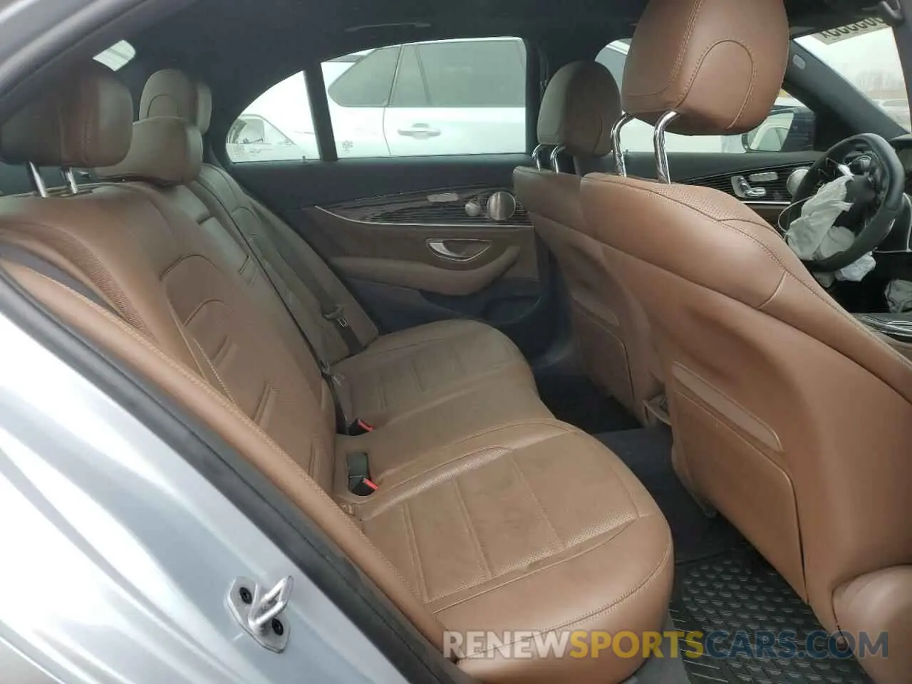 10 Photograph of a damaged car W1KZF6BB7NB089512 MERCEDES-BENZ E-CLASS 2022
