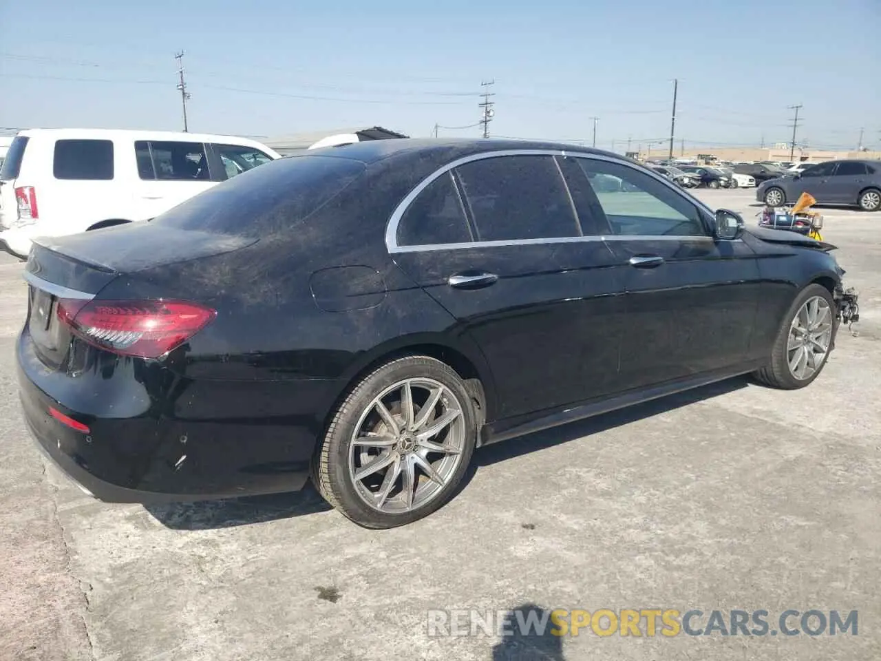 3 Photograph of a damaged car W1KZF8DB0NB085102 MERCEDES-BENZ E-CLASS 2022