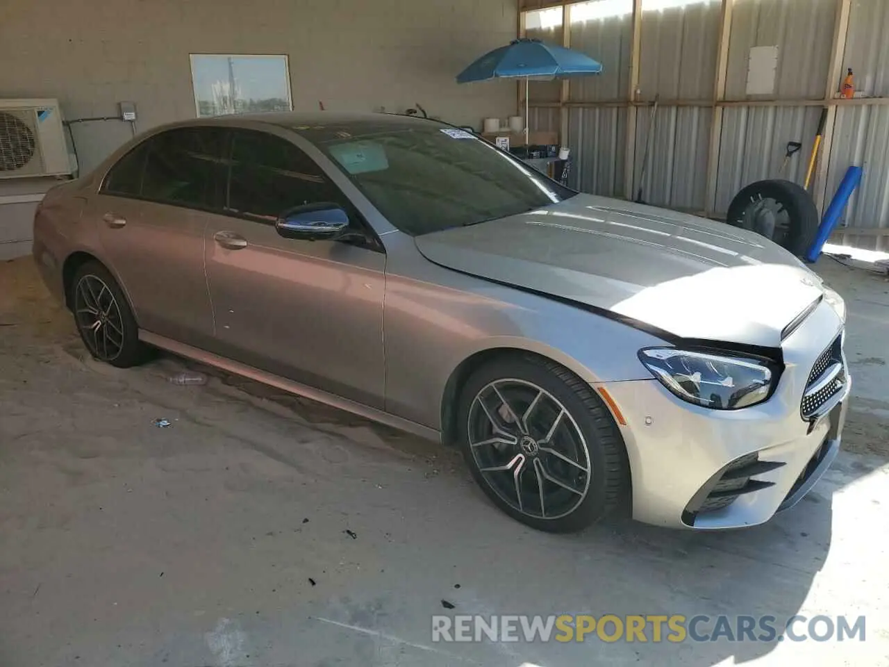4 Photograph of a damaged car W1KZF8DB2NB083111 MERCEDES-BENZ E-CLASS 2022