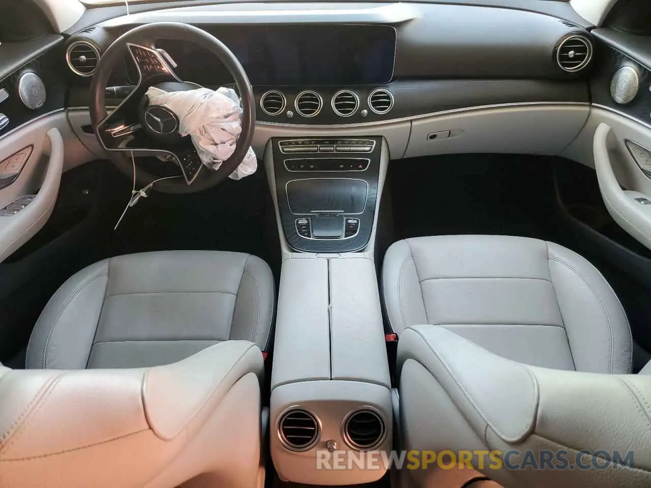 8 Photograph of a damaged car W1KZF8DB2NB083111 MERCEDES-BENZ E-CLASS 2022