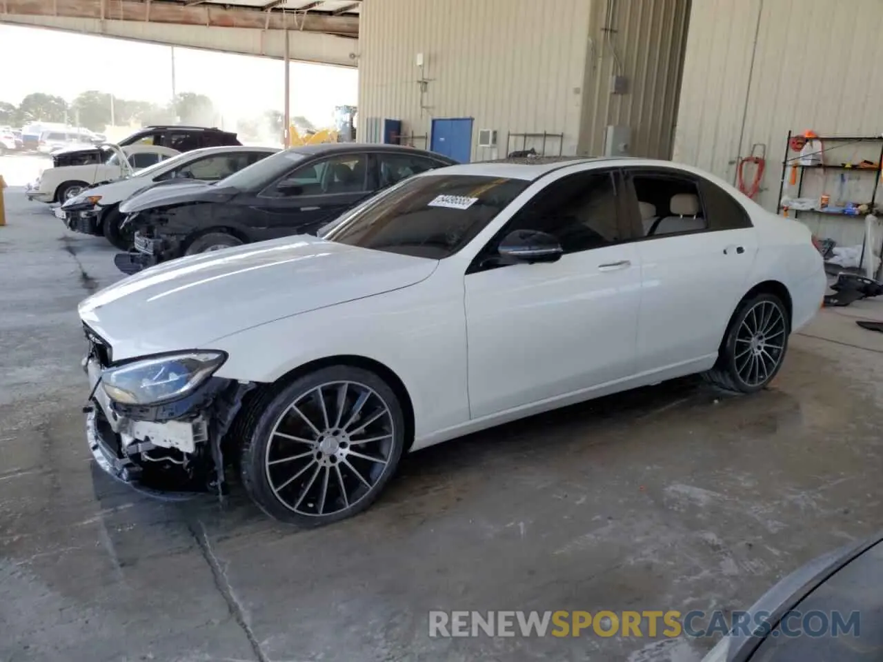 1 Photograph of a damaged car W1KZF8DB6NB086609 MERCEDES-BENZ E-CLASS 2022