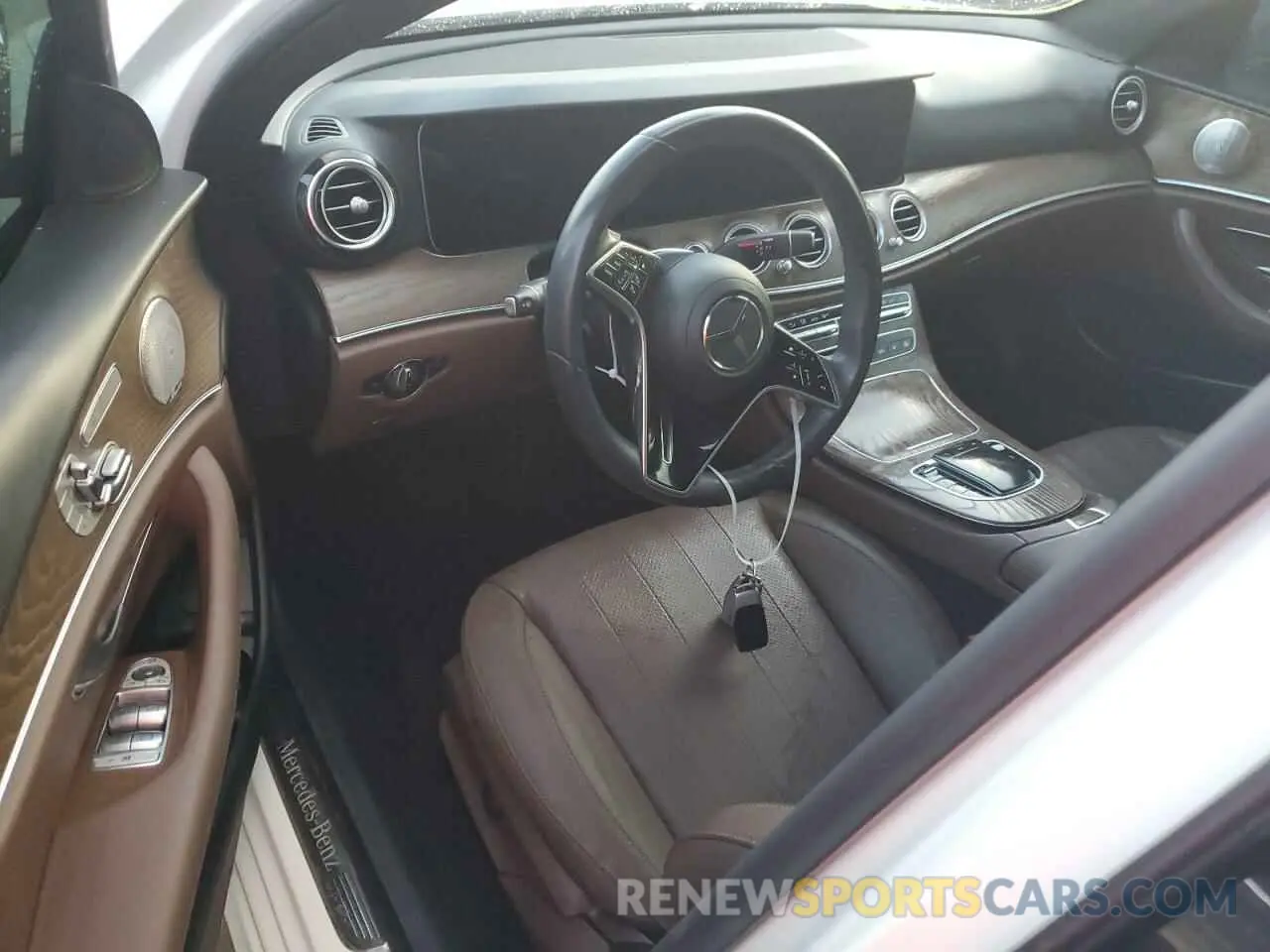 8 Photograph of a damaged car W1KZF8DB7NB053005 MERCEDES-BENZ E-CLASS 2022