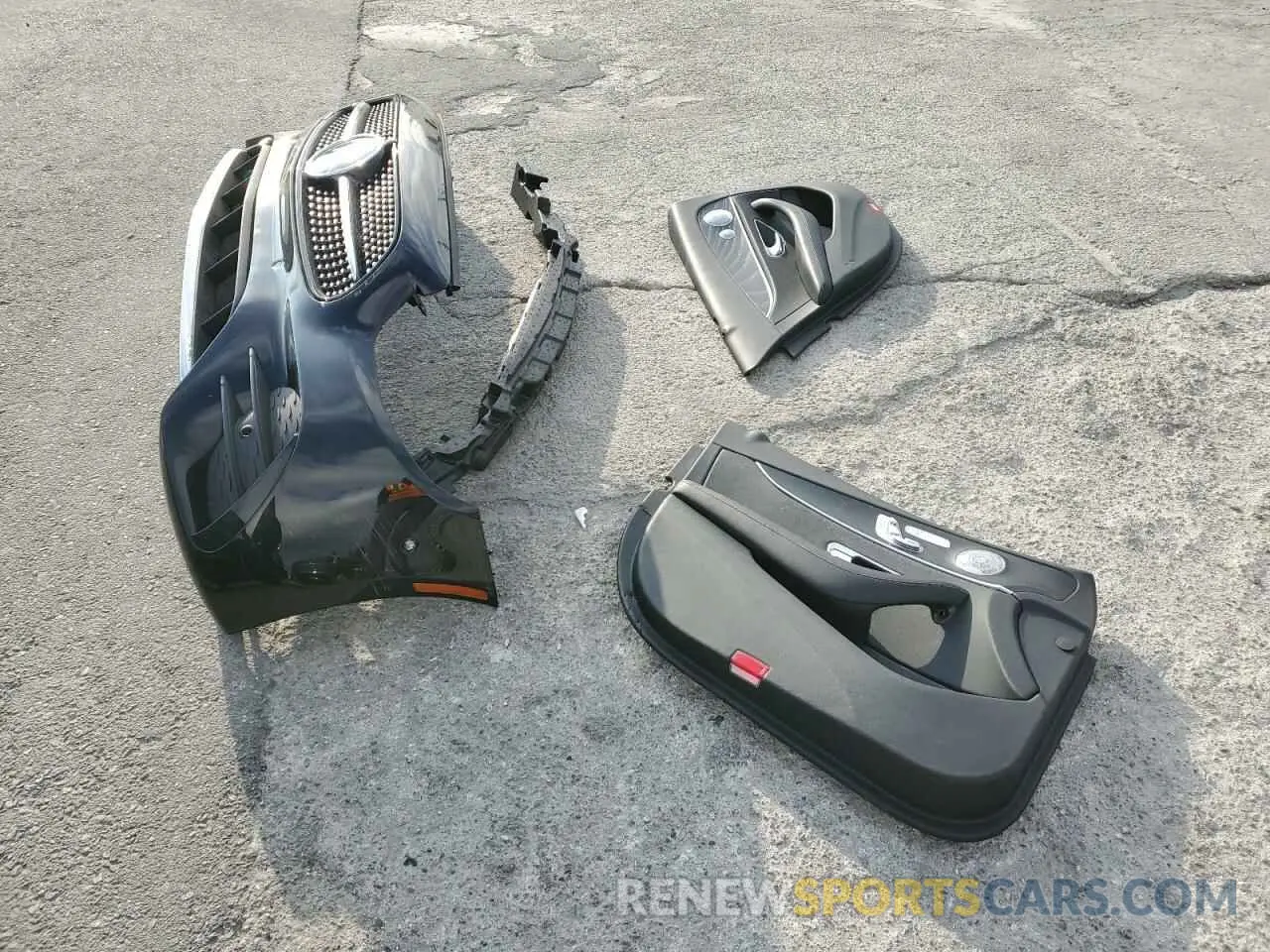 14 Photograph of a damaged car W1KZF8DB8NB080388 MERCEDES-BENZ E-CLASS 2022